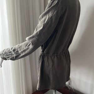 Aqua long sleeve hunter green button down front lightweight jacket/top